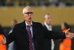 كوبر يحمل اللاعبين مسئولية الهزيمة أمام روسيا