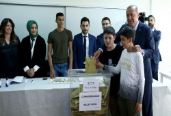 أردوغان: نسبة المشاركة الشعبية في الانتخابات "جيدة"