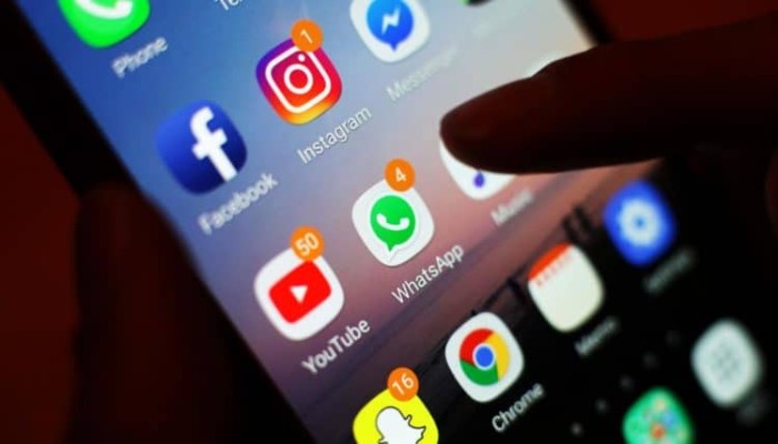 فيسبوك وجوجل ومايكروسوفت تحاول خداعك للتخلي عن بياناتك