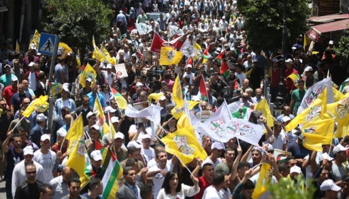 مئات الفلسطينيين في رام الله يتظاهرون ضد "صفقة القرن"