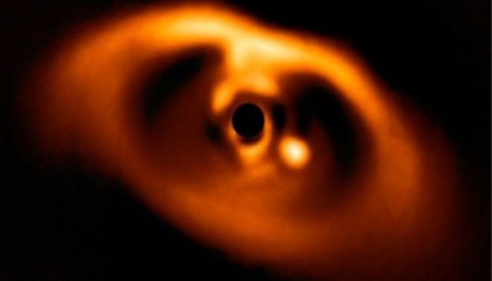 صورة "لميلاد كوكب" قد تساعد على فهم الكون