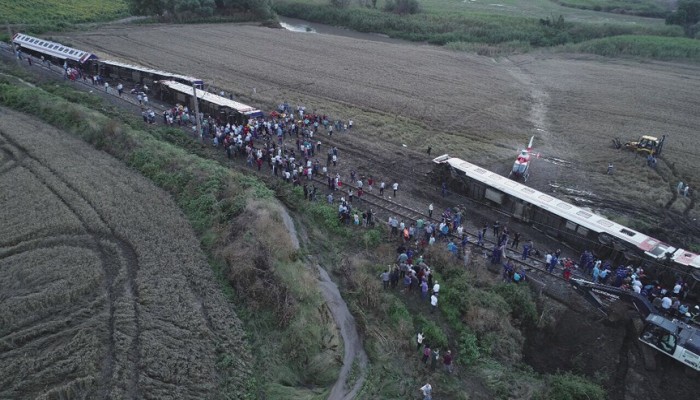 تركيا.. مصرع 10 في حادث قطار