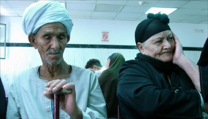 وطن ضايع.. السلام الجمهوري بديلاً للطب في علاج المصريين!