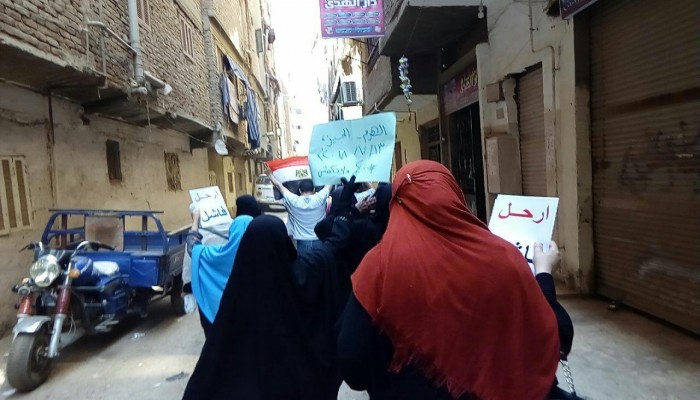 ثوار الجيزة يدشنون أسبوع "نظام يحترق" من الهرم