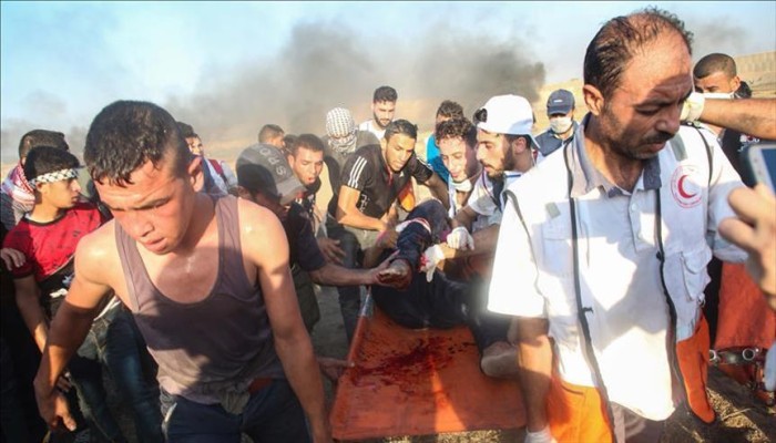 استشهاد طفل وإصابة 220 فلسطينيا شرق قطاع غزة