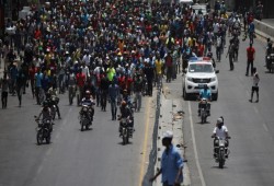 حكومة هايتي تنهار أمام إعصار الاحتجاجات