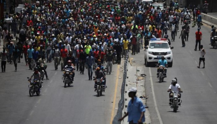 حكومة هايتي تنهار أمام إعصار الاحتجاجات