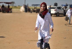 حقوقي فلسطيني يطالب الجنائية الدولية بفتح تحقيق بمقتل "رزان النجار"