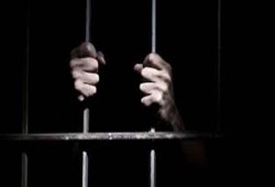حملة اعتقالات في “بلبيس” وإضراب معتقلي “العاشر”