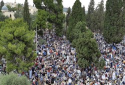 خطيب الأقصى يدين "يهودية الدولة" ويدعو لشد الرحال للمسجد