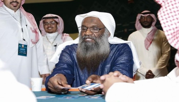 الكلباني يهاجم "سعودة الدين" ويثير جدلا بفتوى الغناء