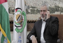 هنية يهاتف وزير خارجية قطر ويبحث معه تطورات القضية الفلسطينية