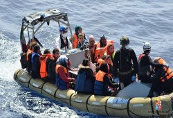 إيطاليا: إعادة عشرات المهاجرين عبر البحر إلى ليبيا