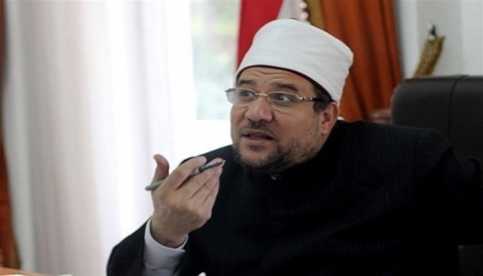 وزير أوقاف السيسي يفتتح أكاديمية للدعاة.. وعينه على الأزهر