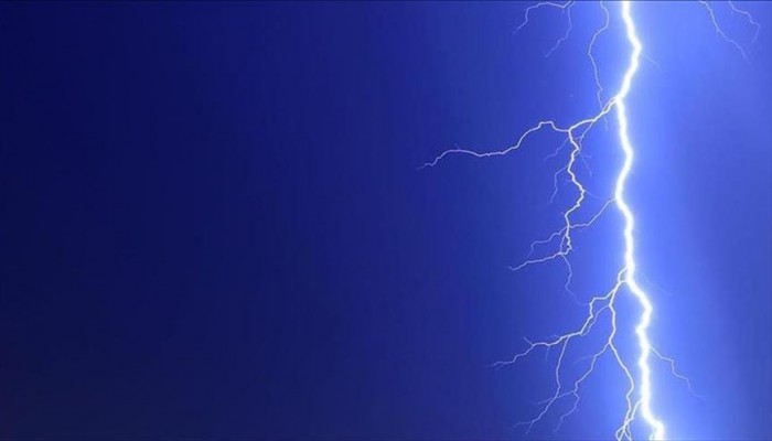 ضربة صاعقة تودي بحياة شقيقين في فنلندا