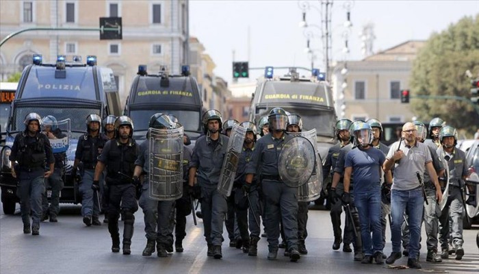 أكثر من 20 مصابا في انفجارات قرب مطار مدينة بولونيا الإيطالية