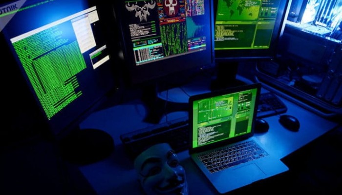 تحذيرات من اختراق الأقمار الصناعية واستخدامها كأسلحة