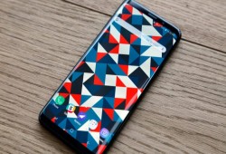 سامسونج ترغب في أن تكون أول من يطلق هاتفًا قابل للطي