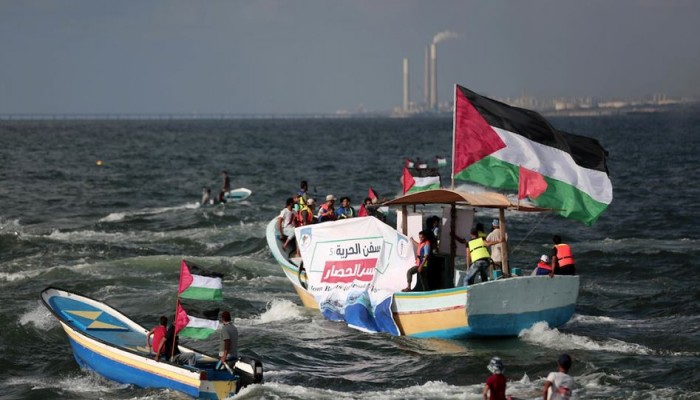 تظاهرة بحرية خامسة من ميناء غزة تطالب بكسر الحصار