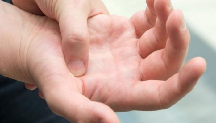 هل يستدعي تنميل اليد زيارة الطبيب؟