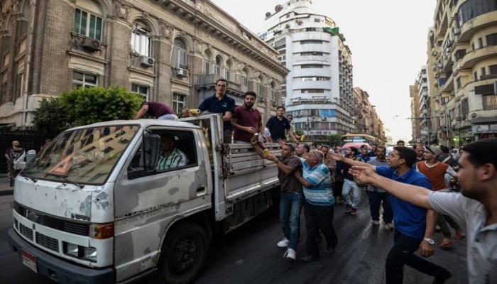غلاء الأسعار ودخول المدارس يسرقان فرحة المصريين بالعيد