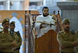 أنباء عن اعتقال السعودية لأحد أئمة الحرم المكي