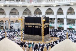 بعد رياح وأمطار.. الكعبة المشرفة بحلتها الجديدة