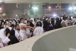 أكثر من مليوني حاج في منى يرمون جمرة العقبة الكبرى