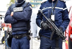 باريس.. مقتل شخصين وإصابة آخر في هجوم بسكين