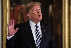 ترامب يهدد بانهيار الاقتصاد الأمريكي في حالة عزله.. كيف ذلك؟