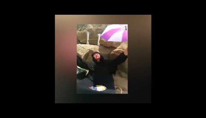 شاهد.. حاجة سورية تدعو للرئيس مرسي من فوق جبل عرفات