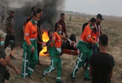 189 إصابة بينهم 50 بالرصاص الحي في قمع الاحتلال للمتظاهرين قرب حدود غزة