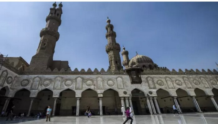 إعلامي مصري يدعو للمساواة في الميراث وتجميد نص القرآن (شاهد)