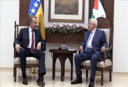 فلسطين.. عزت بيجوفيتش يصل رام الله في زيارة رسمية