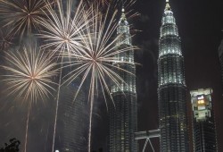 ملك ماليزيا يتبرع بتكاليف ذكرى ميلاده للمساهمة بسداد ديون البلاد