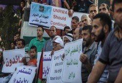 مسيرة على حدود غزة رفضًا لقرار واشنطن وقف تمويل "أونروا"