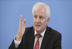 وزير ألماني: الهجرة أساس كل المشكلات السياسية في بلادنا