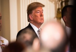 ترامب معلقا على تشكيل "جبهة مقاومة" داخل إدارته: خيانة