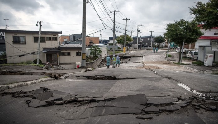 اليابان.. 18 قتيل و22 مفقودا في زلزال قوي وانهيارات أرضية