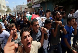 تشييع جثماني الشهيدين الطفلين خفاجة وأبو طيور في رفح