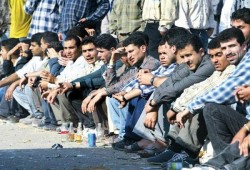 حكومة الانقلاب تؤكد عزمها تسريح غالبية موظفي الدولة