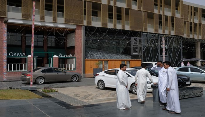 وشهد شاهد من أهله.. كيف يتم توظيف الذباب الإلكتروني؟