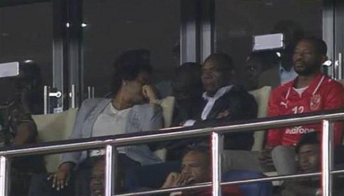 جلبيرتو يظهر بتى شيرت الأهلي في لقاء مازيمبي أمام بريميو دي أوجوستو