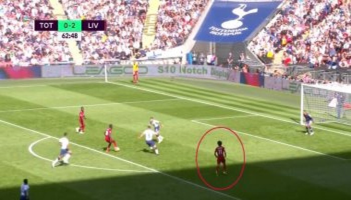 بعد ما حدث أمام توتنهام.. هل هناك خلاف بين محمد صلاح وساديو ماني؟