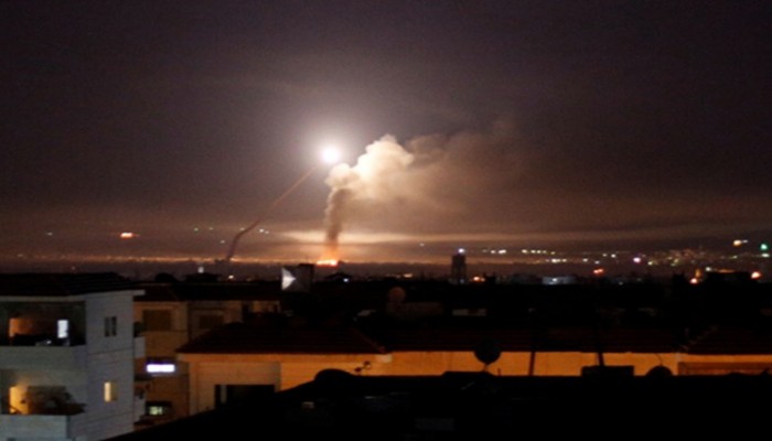 صواريخ قادمة من البحر تستهدف منشأة للنظام باللاذقية