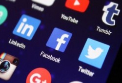 دراسة لـ"رويترز": أكثر من نصف سكان العالم لا يثقون فى السوشيال ميديا