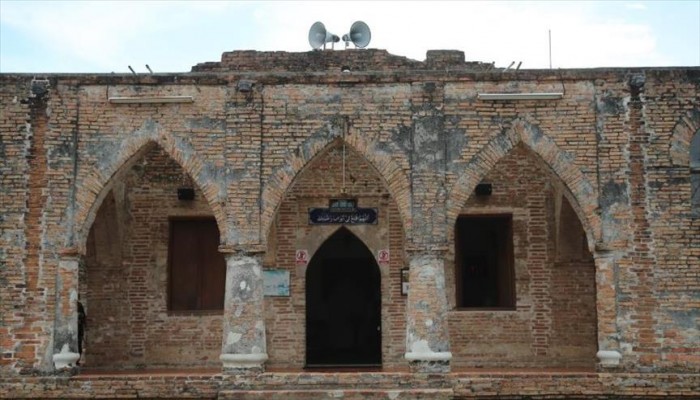 منذ 400 عام.. مسلمون في تايلاند يصلون بمسجد دون قبة ومئذنة