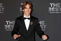 مودريتش يتوج بجائزة أفضل لاعب لعام 2018