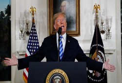 كاتبة ألمانية: هل أعلنت أمريكا انسحابها من النظام العالمي؟