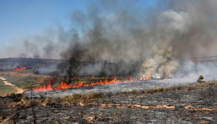 70 حريقًا بـ"غلاف غزة" خلال الأيام العشرة الأخيرة